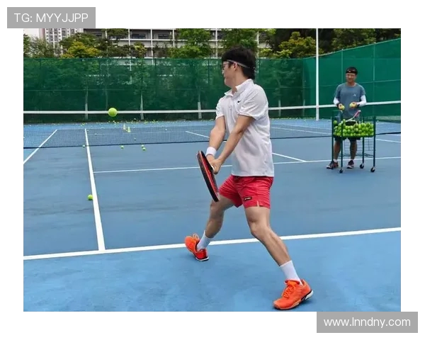 赛后分析：北京网球队与深圳网球队在比赛中的灵活战术对比