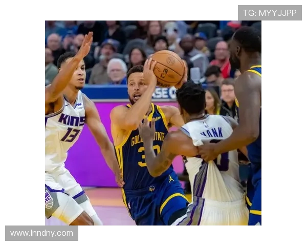 2014年10月30日勇士对阵国王精彩比赛视频回顾与分析