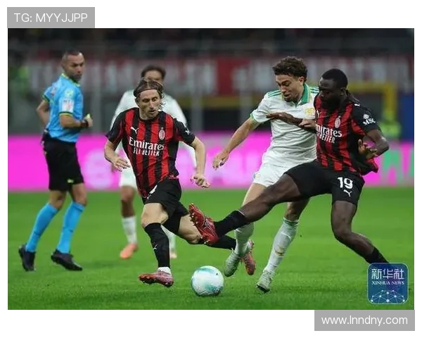 AC米兰与罗马精彩对决回顾分析揭示比赛关键时刻与战术变化