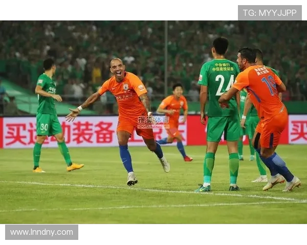 国安与鲁能激战正酣解说员激情四溢为你呈现精彩瞬间