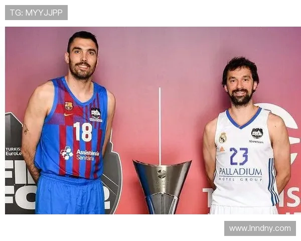 巴伦西亚与埃菲斯激战正酣谁能在欧冠赛场笑到最后