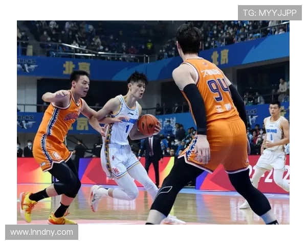 横滨水手主场迎战札幌冈多争夺联赛关键三分的激烈对决