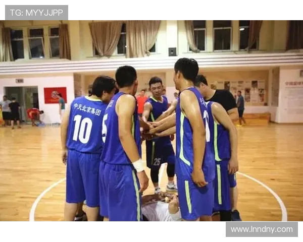 重庆篮球队强势崛起荣登篮球状态排行榜第三名引发热议 重庆篮球队强势崛起荣登篮球状态排行榜第三名引发热议