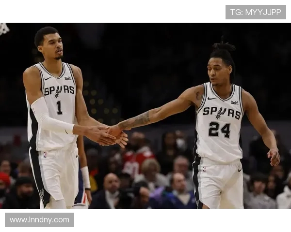 马刺与猛龙精彩对决视频录像回顾全场精彩瞬间与战术分析