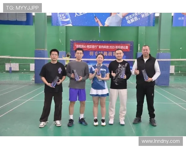 广州羽毛球队团队协作引发热议球员间默契与配合的争论与反思