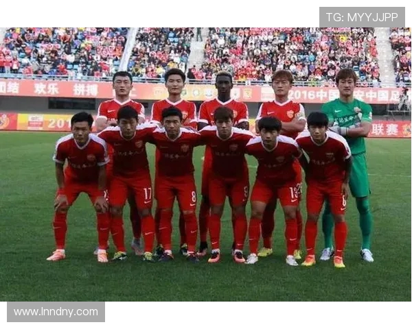 杭州篮球队在总决赛积分榜中以58分稳居首位展现强劲实力